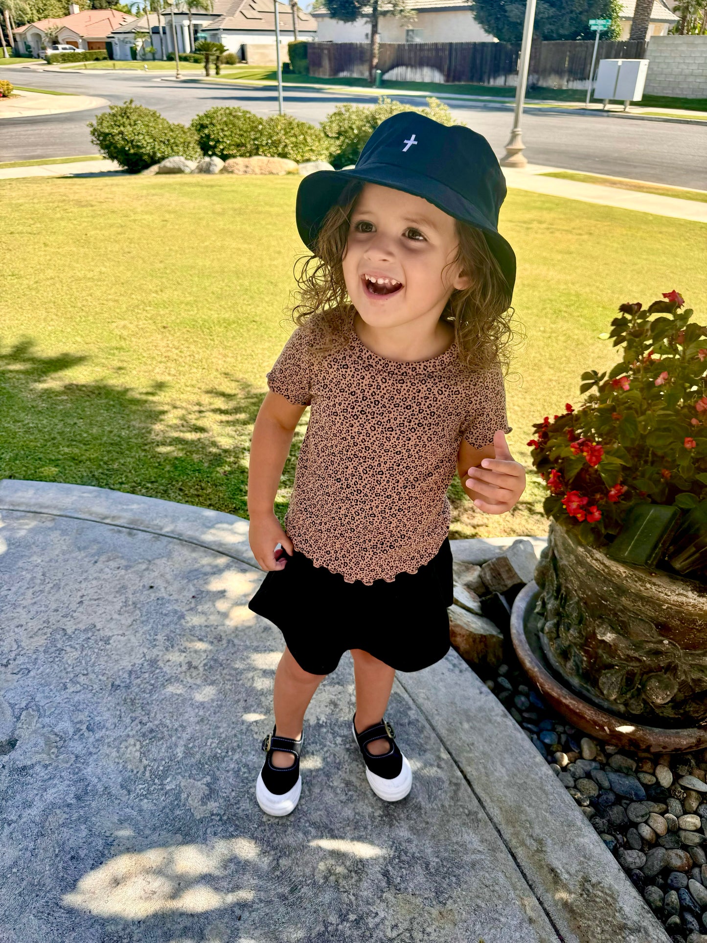 KIDS MINI CROSS BUCKET HAT
